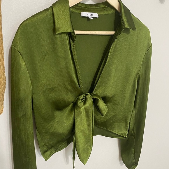 Ro & De Satin Olive Tie-Front Blouse - Picture 2 of 5